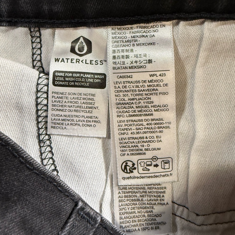 Levi's  Men’s 511 Slim fit Charcoal Denim Pants size 34/34 - Picture 4 of 6